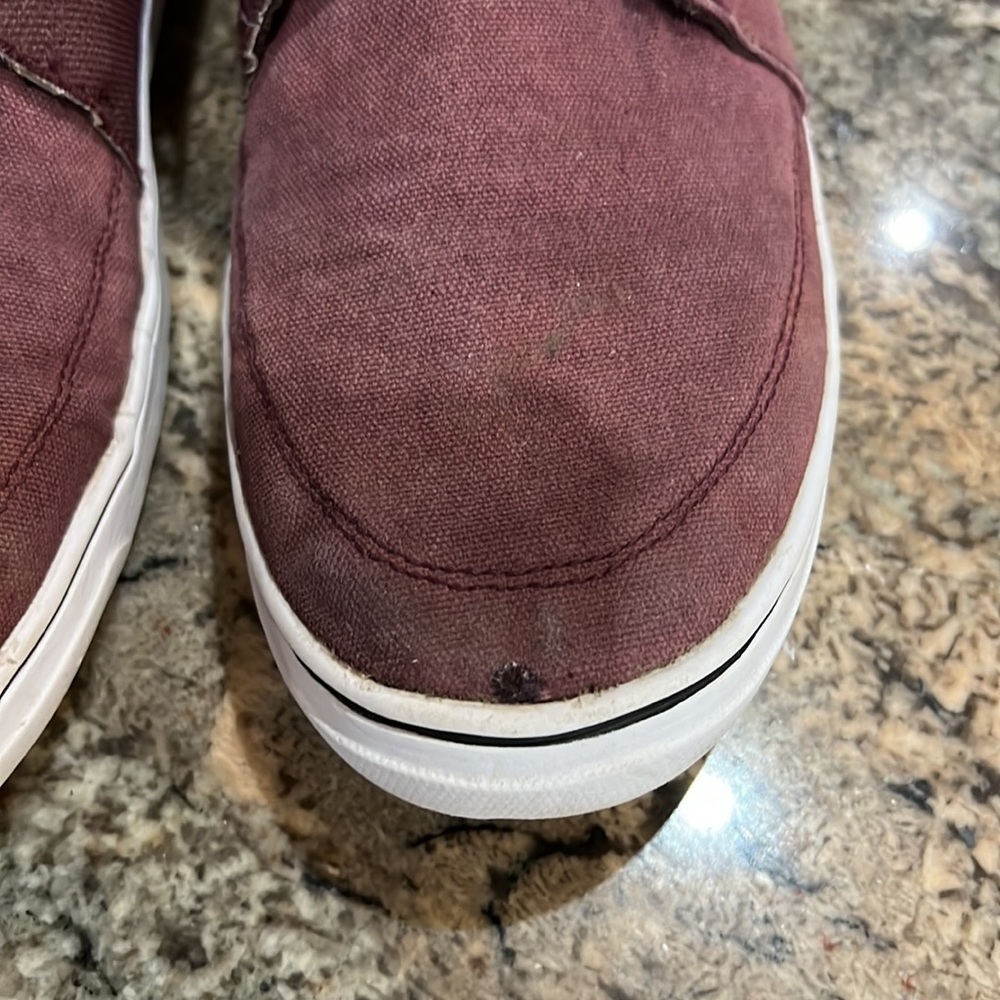 Under Armour Shoes - Picture 9 of 10